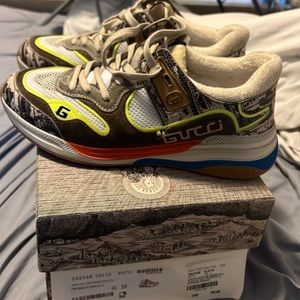 Womens gucci sneakers